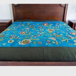 COPY - Velvet Embroidered Bedspread - Cal King/Queen